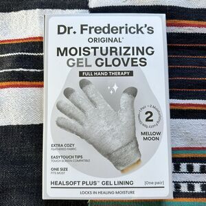 New In Box Dr. Fredericks Moisturizing Gel Gloves. Grey. One Size.